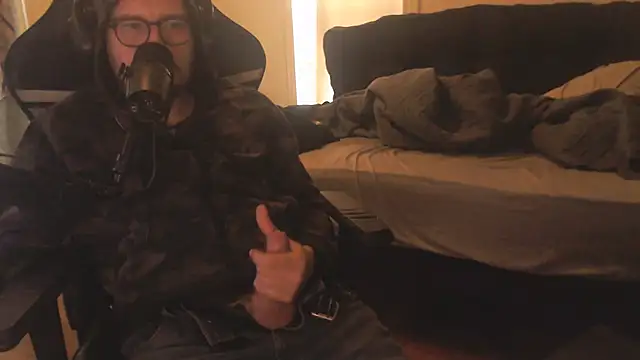 chicostick413 live cam on StripChat