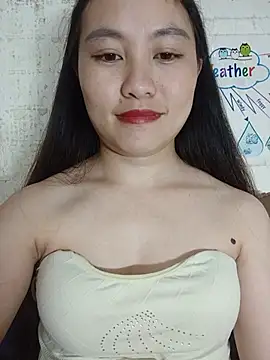 Cherry-squirtt live cam on StripChat