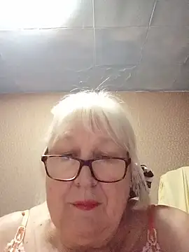 Alexia64231 live cam on StripChat