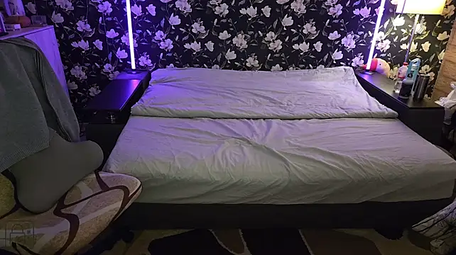 Vuitton live sex cam