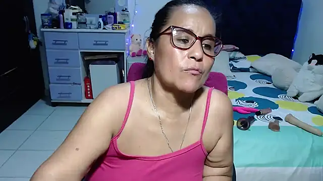 pervert_mommy_ live cam preview