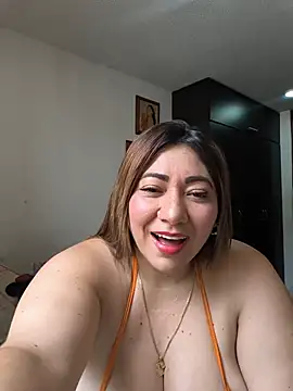 kendra_fire (F milf) - Show boobs