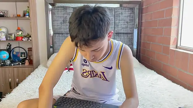 Andy_Belier23 live cam on StripChat
