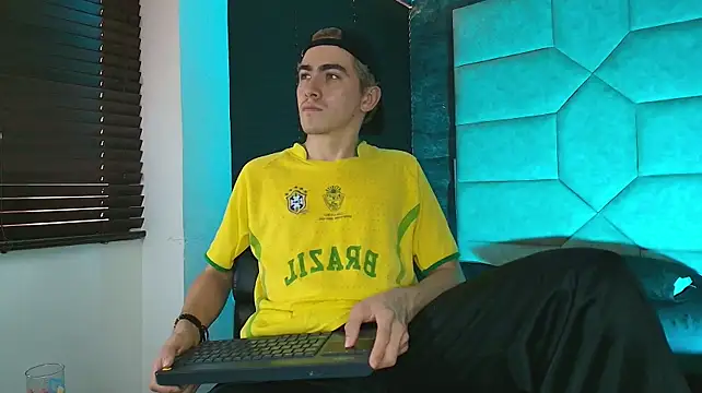 Tyler_Mcrey webcam