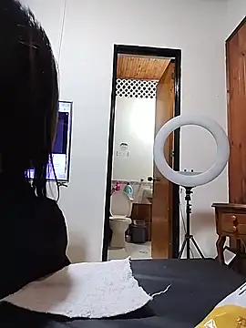 Amber_Herrera live cam on StripChat