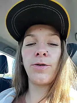 Bakedroll333 live cam on StripChat