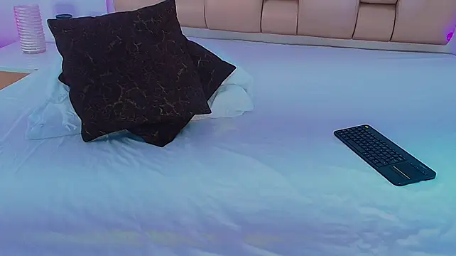 Shallommuse on Stripchat