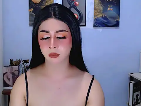 Bini_Red live cam on StripChat