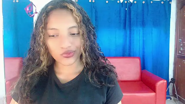 Rubievans22 live cam on StripChat