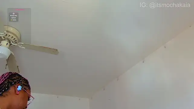 mochakaia live cam on StripChat