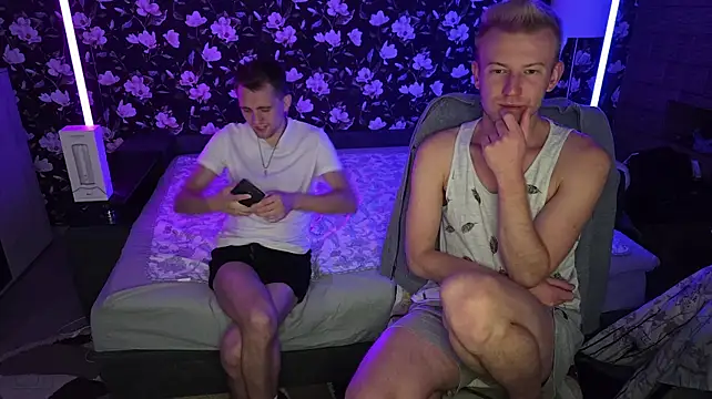 Vuitton live cam on StripChat