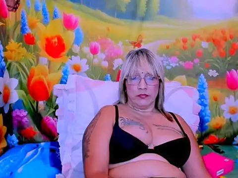indianroxy live cam on StripChat