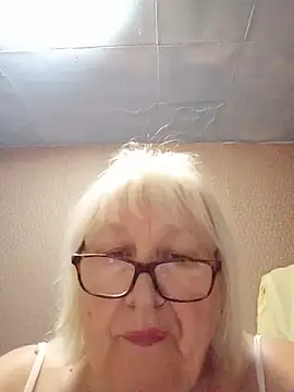 Alexia64231 live cam on StripChat