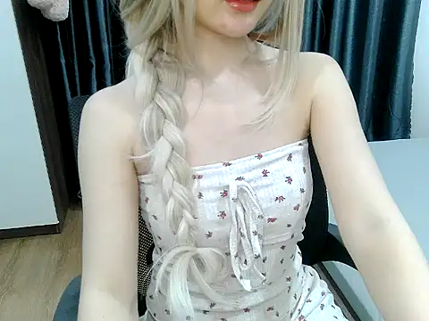 _meomeoo_ live cam on StripChat
