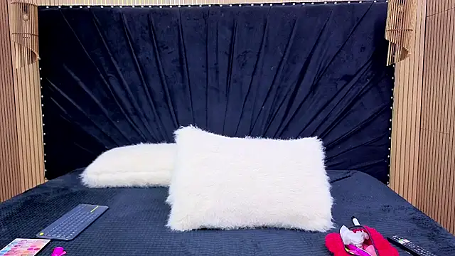 megan_burning_ webcam