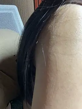 Mina048 webcam