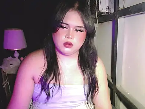 lovemaecock live cam on StripChat
