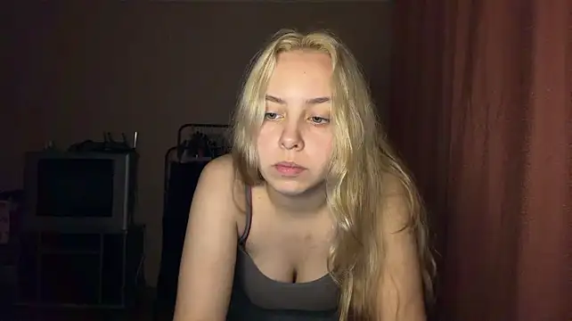 Flaffy_Bombyy webcam
