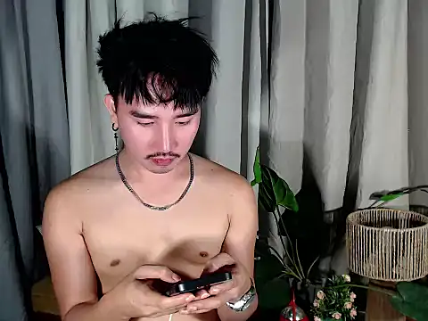 Bhemore24 live cam on StripChat