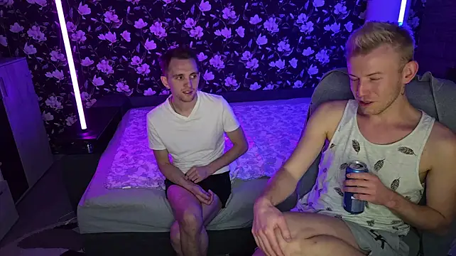 Vuitton live cam on StripChat