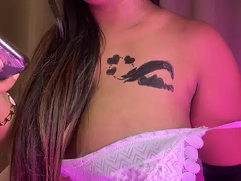 Its_cherry_magic webcam