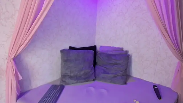 LolaGray__
