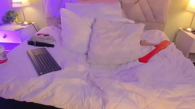 Eva-Millss live cam preview