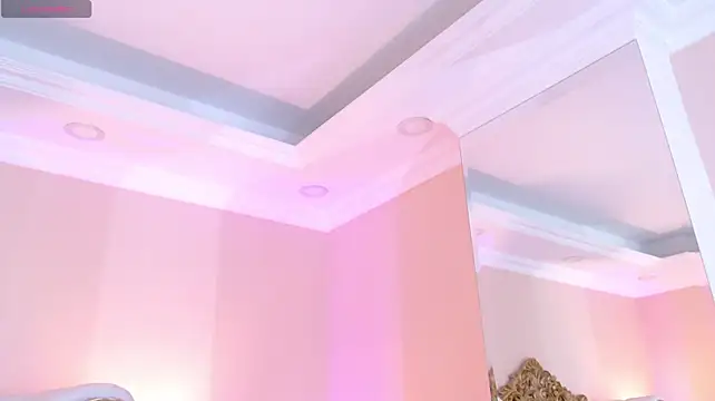 KylieDecks live cam on StripChat