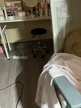 Mina048 webcam