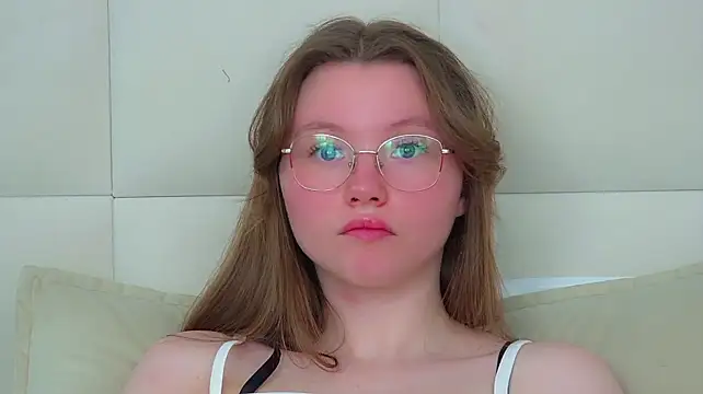 KeiraAsti webcam