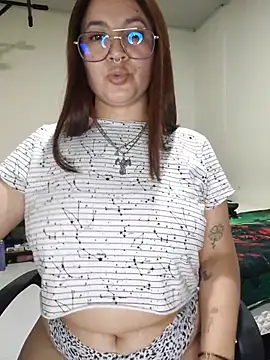 samm_curvy live cam on StripChat