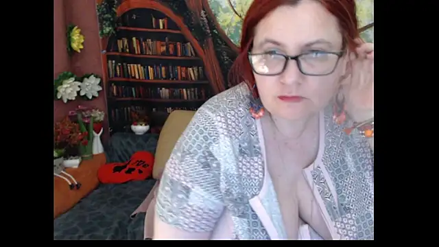 PlayfullMature webcam