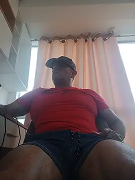 chicoguapo8 (M mature) - NAKED