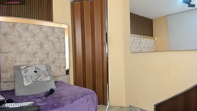 lilimini032 live cam on StripChat