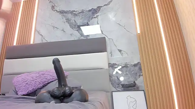 ALICIATARLY live cam on StripChat