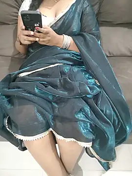 Chandrakala25 live cam on StripChat