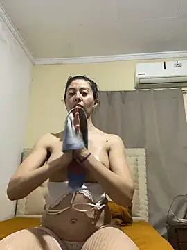 aphrodite_sexy (F milf) - oil show tits