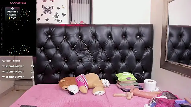Mia_tits live cam on StripChat