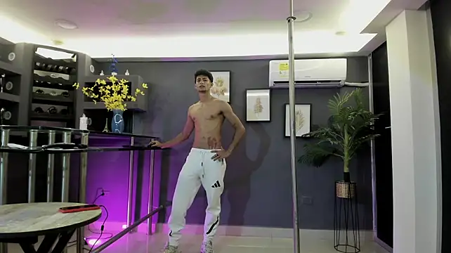 MaxiimoRomano_ webcam