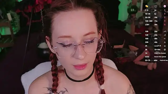 WICKEDEMBER live sex cam
