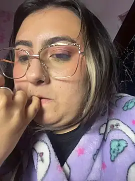 KaroBlush live cam on StripChat