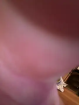Laufla live cam on StripChat