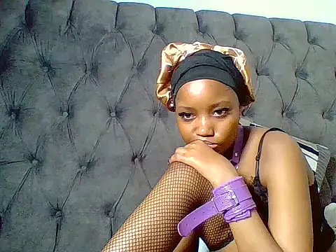 Queen_Aura20 live cam preview