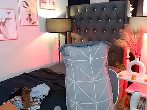 MarieWanah live cam preview