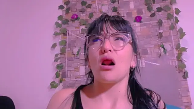 CrazyRousex live cam preview