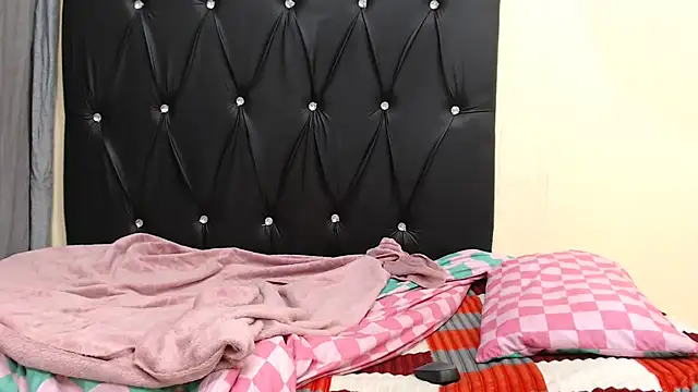 PIXIEBITCHXXX26 live cam preview