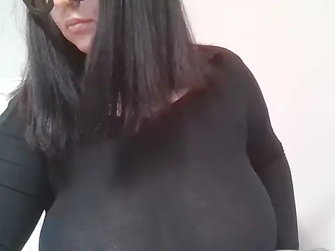 Lorvanne live cam on StripChat
