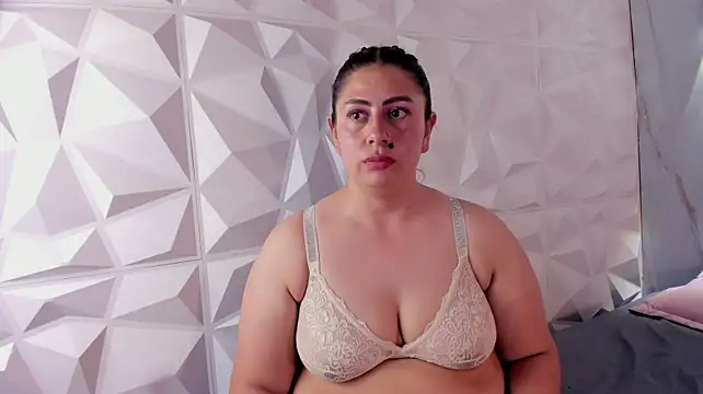 Letty_rossi live cam on StripChat