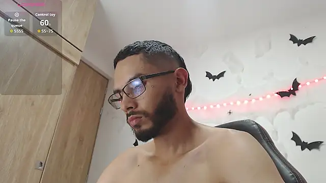 russthiago live cam on StripChat