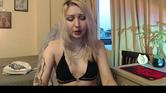 Emily_hardcore live cam on StripChat